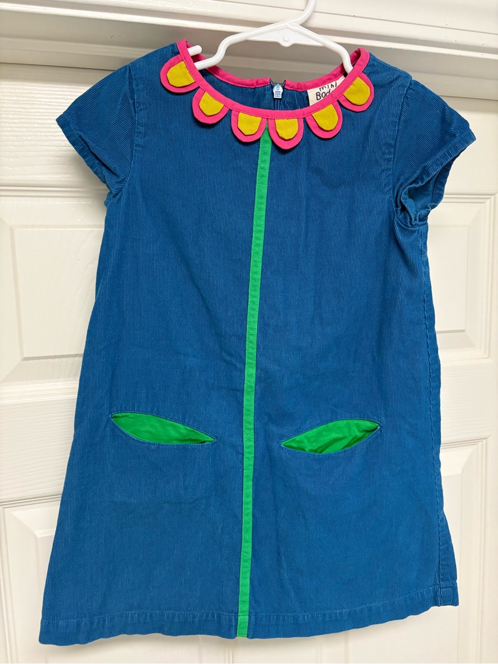 Mini Boden Girls Corduroy Dress Flower Petal Blue Pink Pockets Short Sleeve 3-4Y